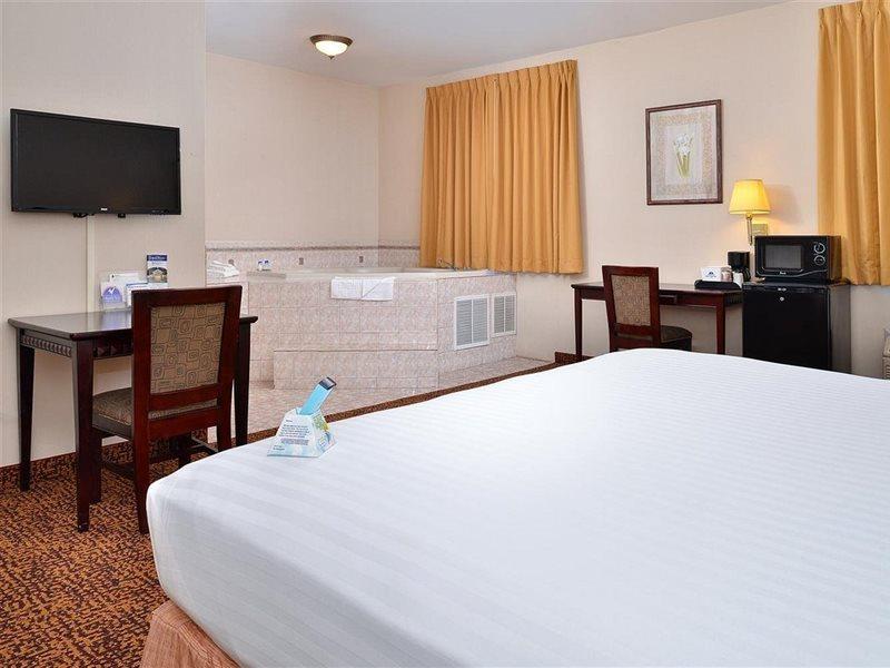Americas Best Value Inn Westmorland Buitenkant foto