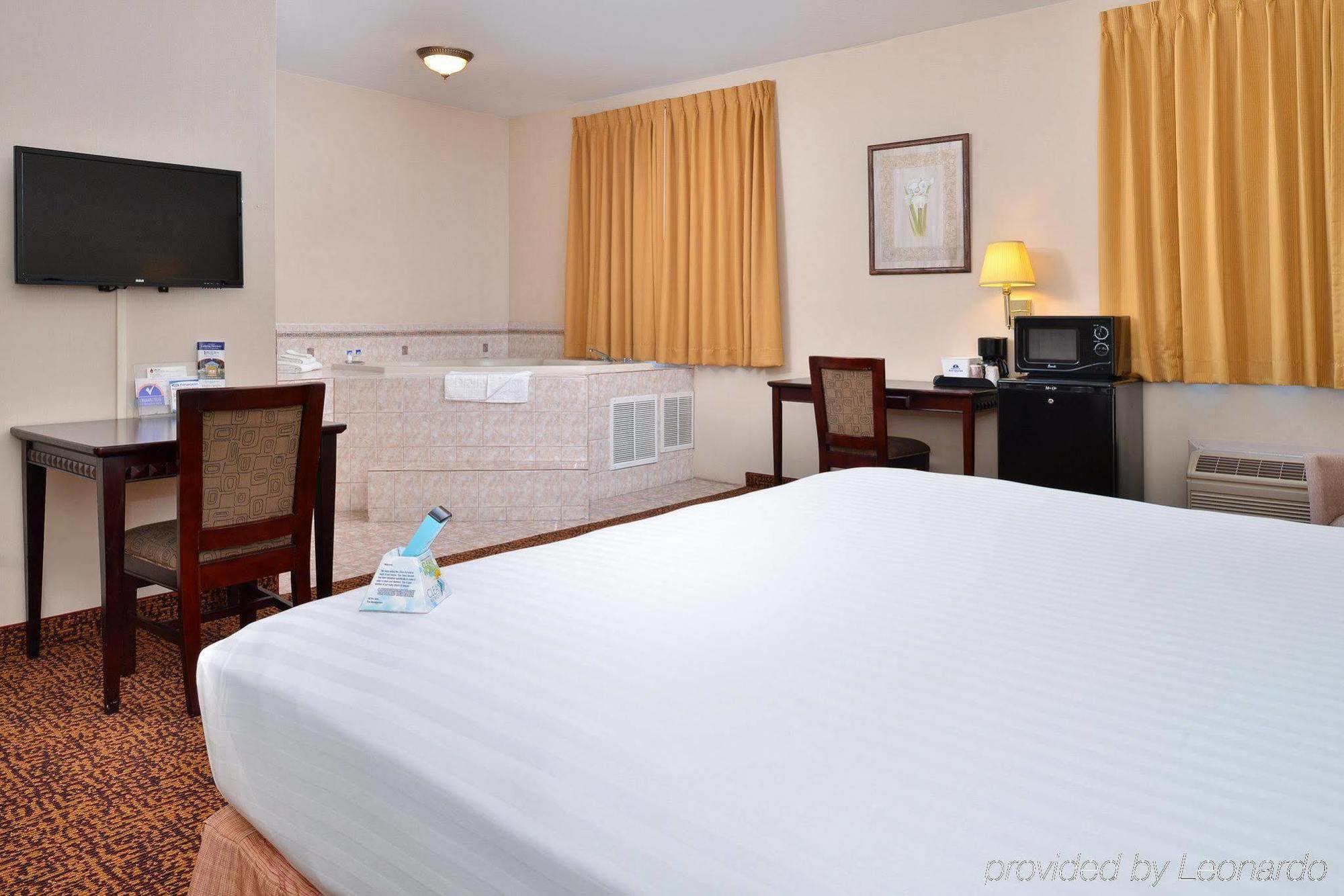 Americas Best Value Inn Westmorland Buitenkant foto