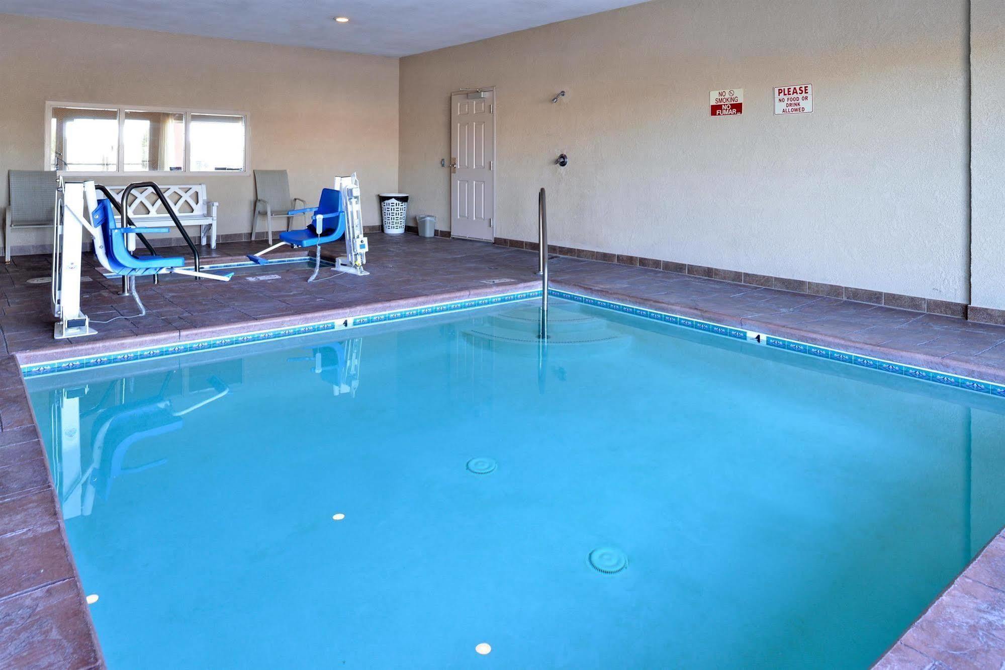Americas Best Value Inn Westmorland Buitenkant foto